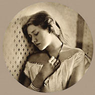 Ellen_Terry_at_age_16_by_Julia_Margaret_Cameron